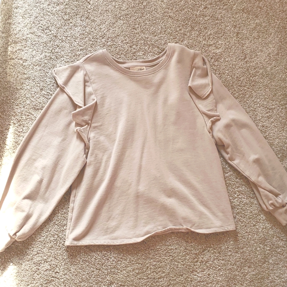 Universal thread flutter sleeve sweatshirt
